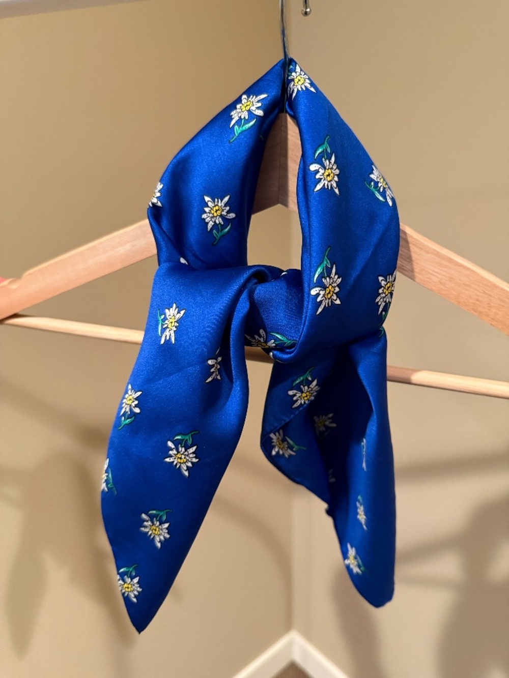Daisy Square Scarf